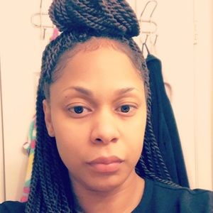 Meet your Posher, Nadine